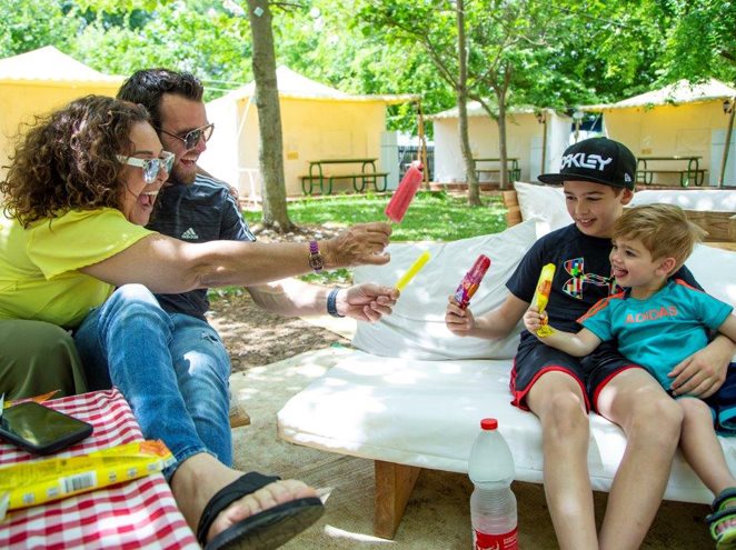 חופשת קמפינג בבלום וילג' – קמפינג אמיתי, אבל בסטייל 